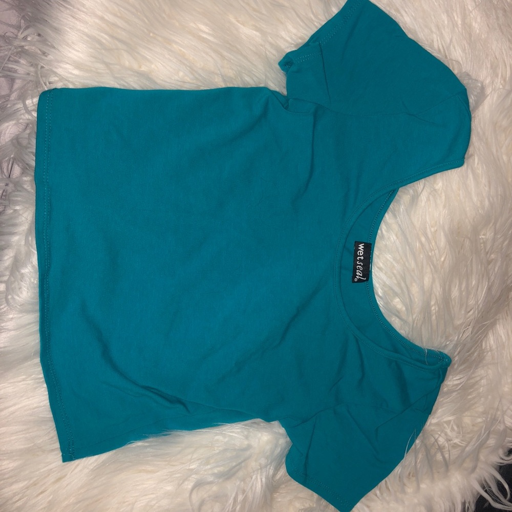 2 Crop tops